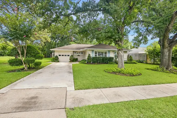 4712 Glenmont Street, Bellaire, TX 77401