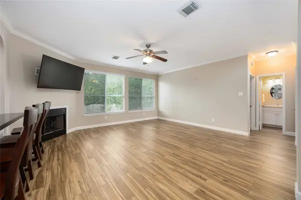 5498 Appleblossom Lane, Friendswood, TX 77546