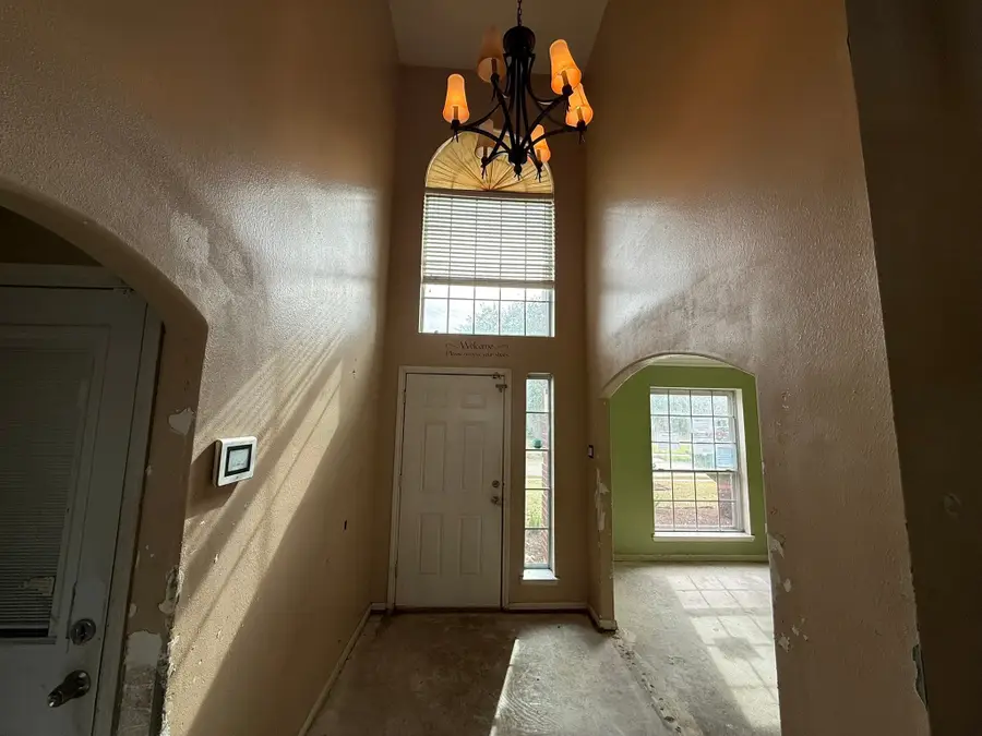 4823 Meadowglen Drive, Pearland, TX 77584 - Image #2