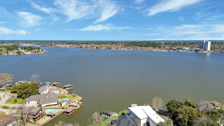 939 Lake View Drive, Montgomery, TX 77356 - Image #3