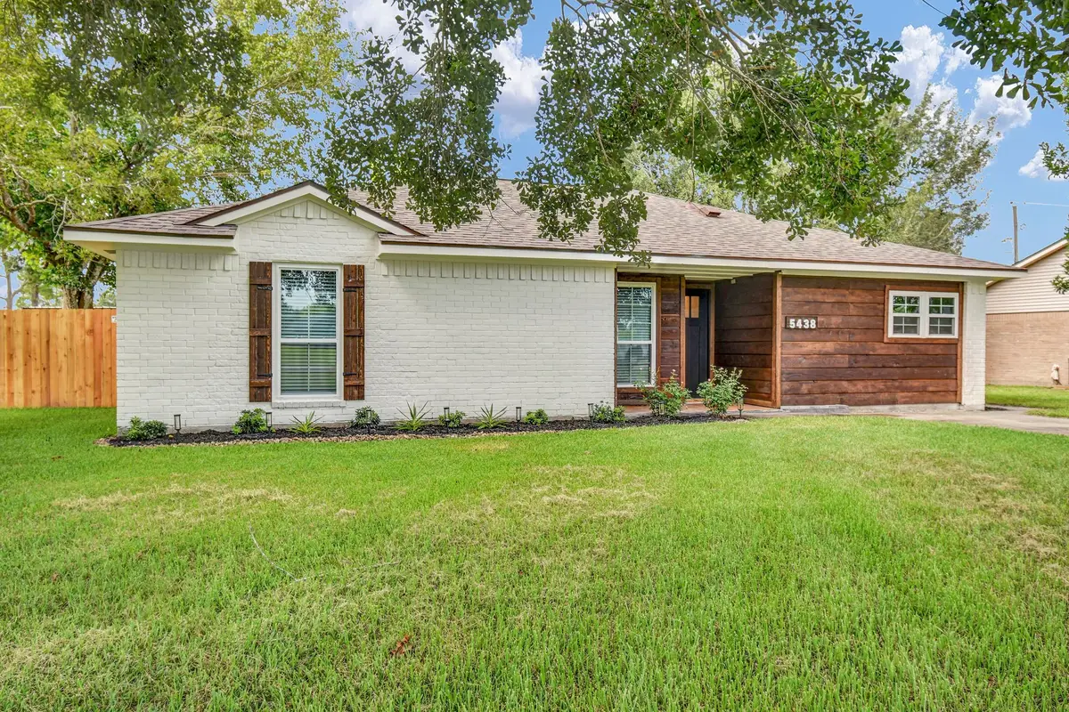 5438 Novak Court, Danbury, TX 77534 - #1