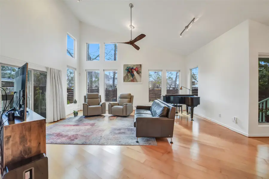 1802 W 14th 1/2 Street, Houston, TX 77008 - #2