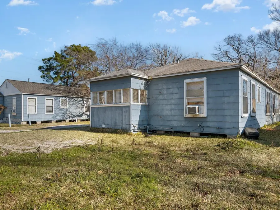 307 S Kansas Street, La Porte, TX 77571 - #2