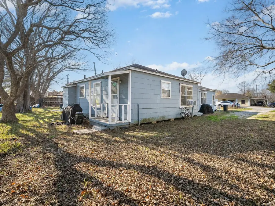 307 S Kansas Street, La Porte, TX 77571 - #3