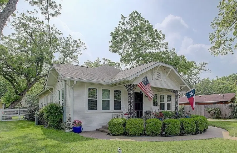 242 S Franklin Street, La Grange, TX 78945 - #2
