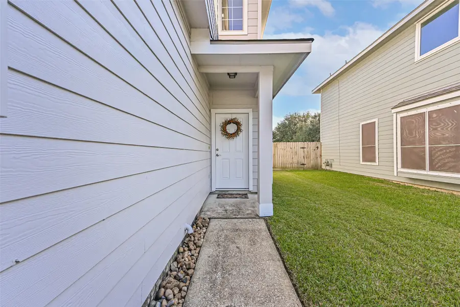 487 Folk Crest Lane, Dickinson, TX 77539 - Image #3