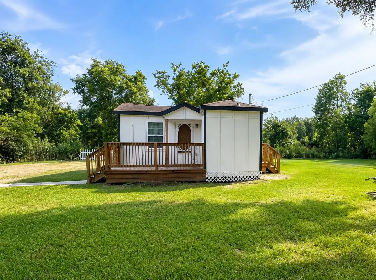15519 Highway 6, Santa Fe, TX 77517 - #1
