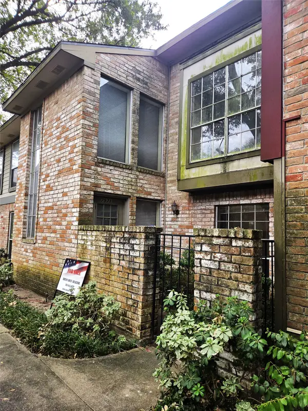 7971 Kendalia Drive, Houston, TX 77036