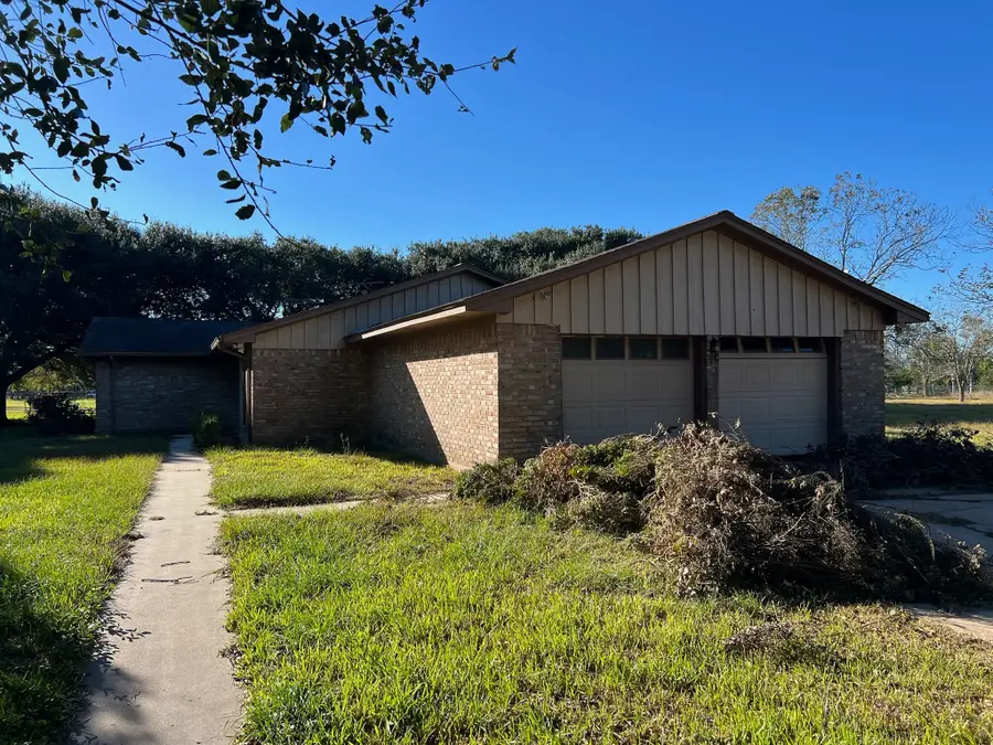 1005 Redberry Hill Road, Baytown, TX 77521 - Image #3