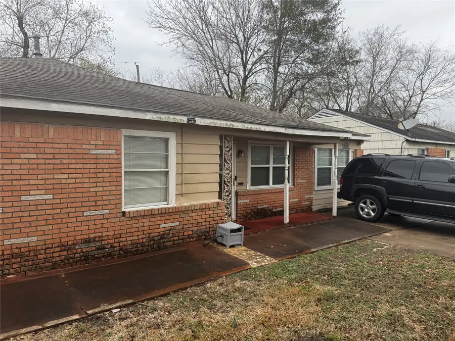 10206 Chesterfield Drive, Houston, TX 77051 - Image #2