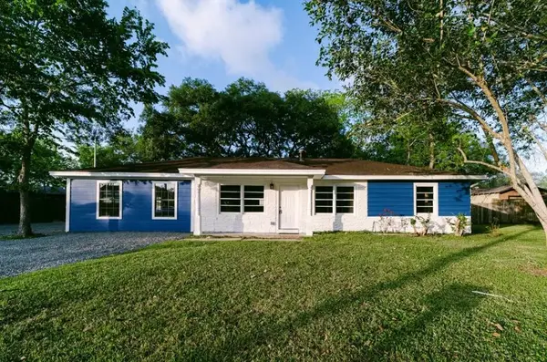 4611 Nevada, Dickinson, TX 77539