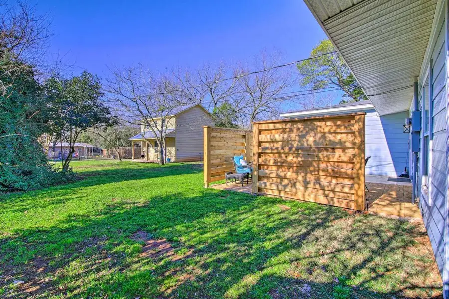 811 W Schubert Street, Fredericksburg, TX 78624 - #3