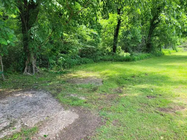 860 3rd Street Nw, Paris, TX 75460