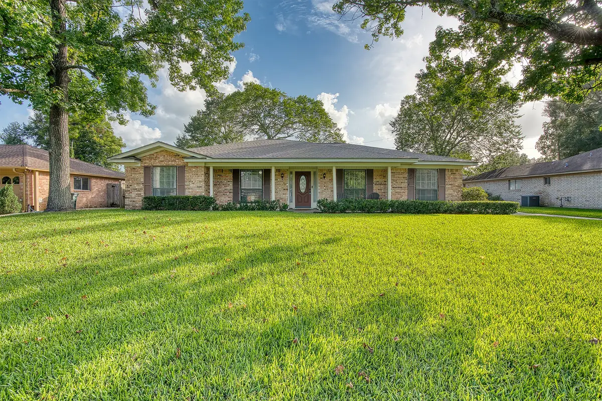 935 Chatwood Drive, Beaumont, TX 77706 - #1
