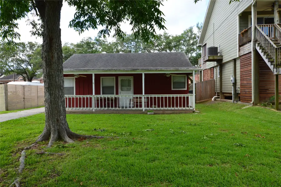 1821 E Winn Street, Kemah, TX 77565 - #2