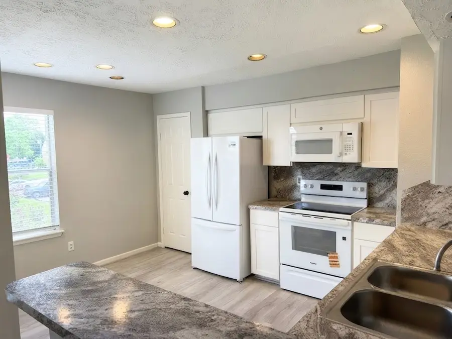 2011 Spenwick Drive #522, Houston, TX 77055 - #3