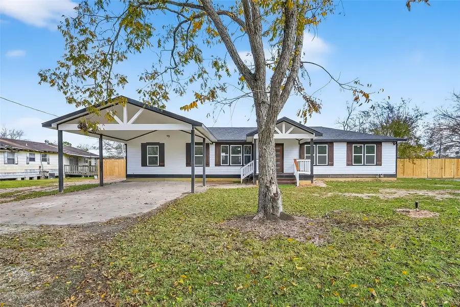 2311 8th Street, Liverpool, TX 77577 - Image #2