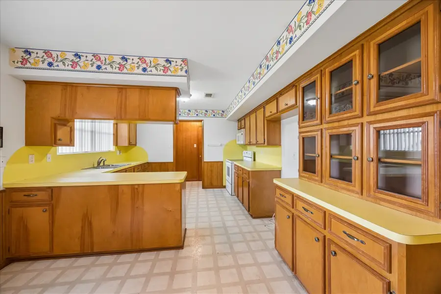 208 Briarwood Drive, Bellville, TX 77418 - #2
