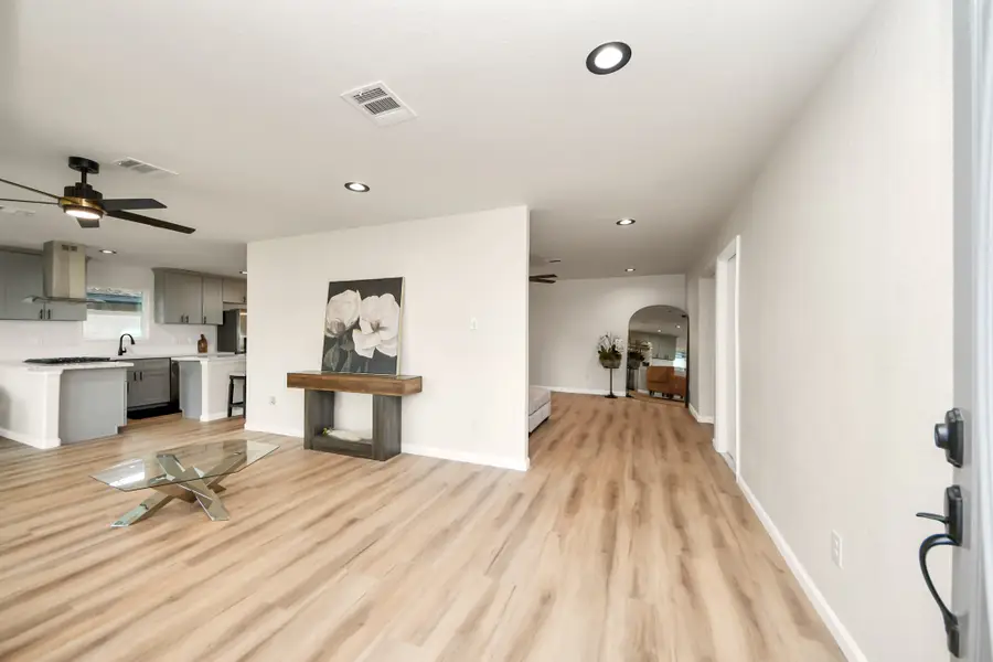 2407 Crestdale Dr, Houston, TX 77080 - #2