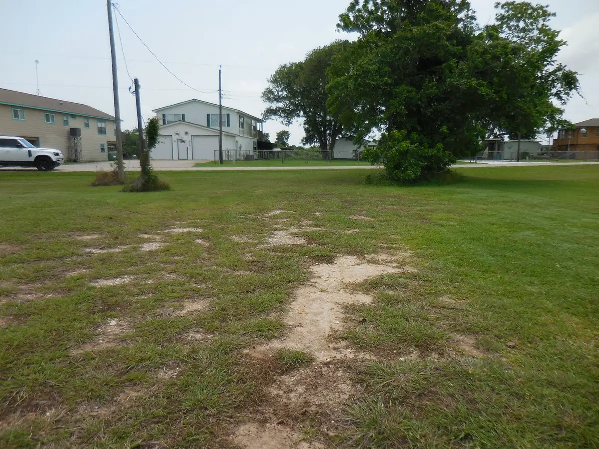 546 County Road 257, Matagorda, TX 77457 - Image #1