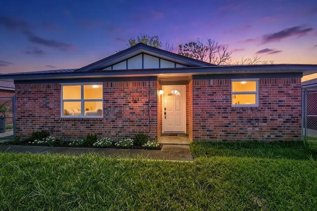 321 S Brownell Street, La Porte, TX 77571 - #1