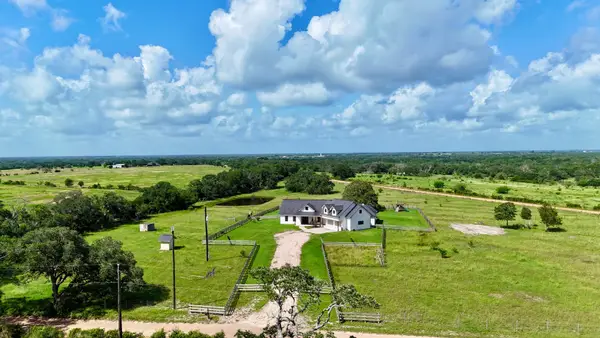 1252 County Road 388, Hallettsville, TX 77964
