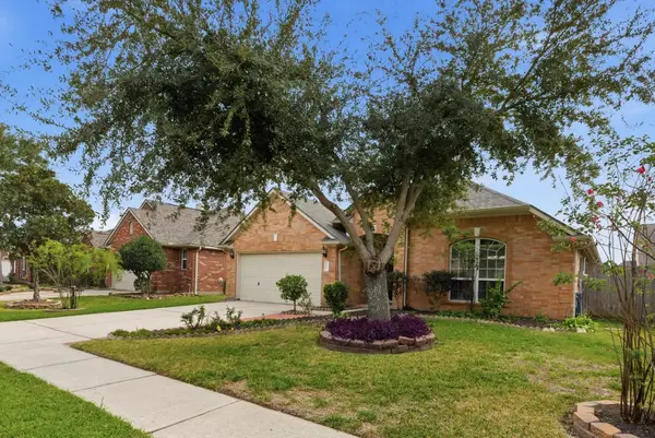 1318 Diamante Drive, Pasadena, TX 77504