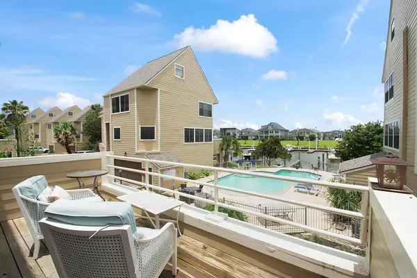 888 Davis Road, League City, TX 77573