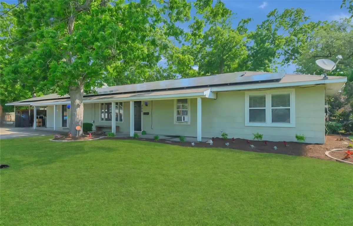 300 N Market Street, Louise, TX 77455 - #1