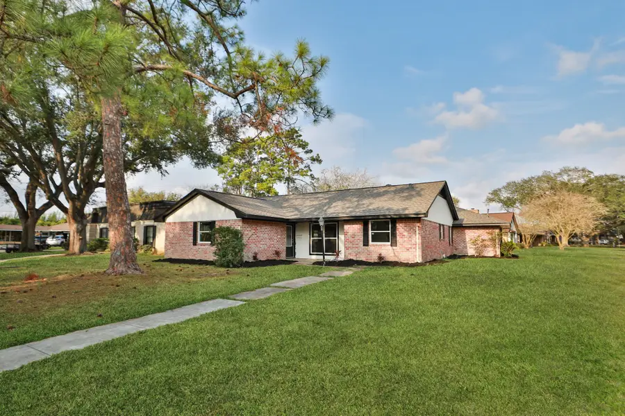 18111 Barbuda Lane, Houston, TX 77058 - #2