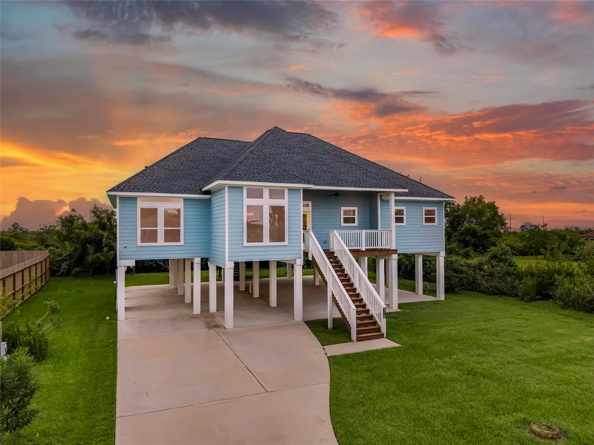 218 Debbie Lane, San Leon, TX 77539 - Image #1