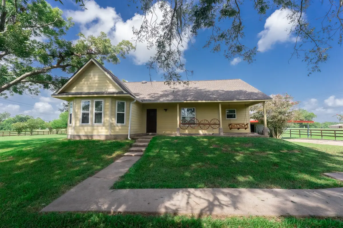 720 Winchester Trail, Angleton, TX 77515 - #1