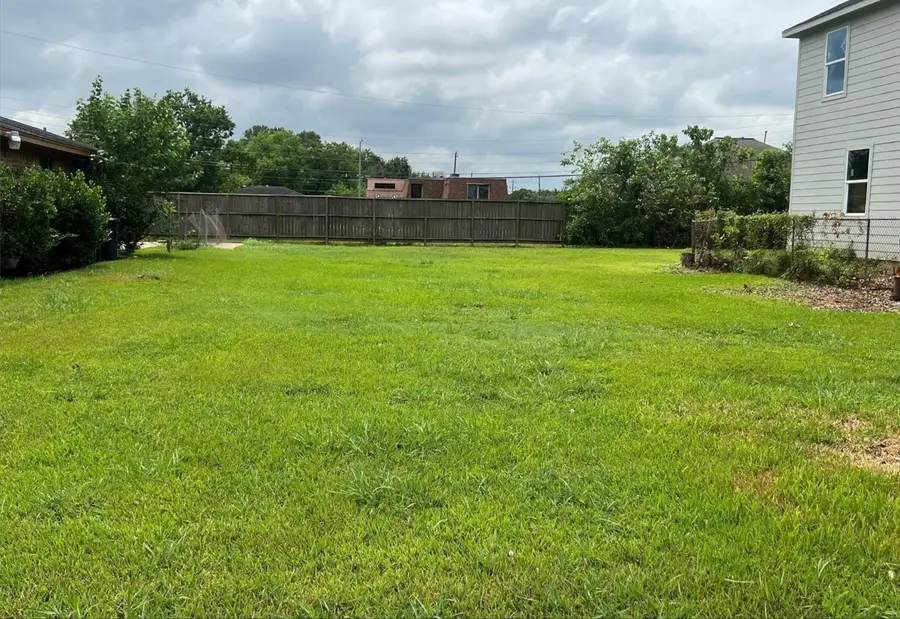 4810 Lingonberry Street, Houston, TX 77033 - #3