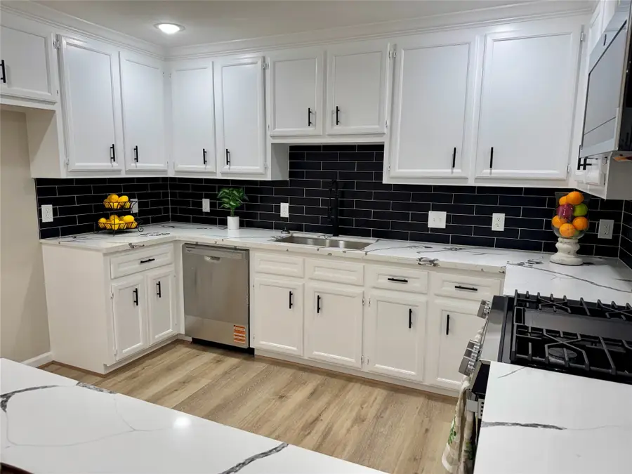 1714 Oaks Drive, Pasadena, TX 77502 - Image #3