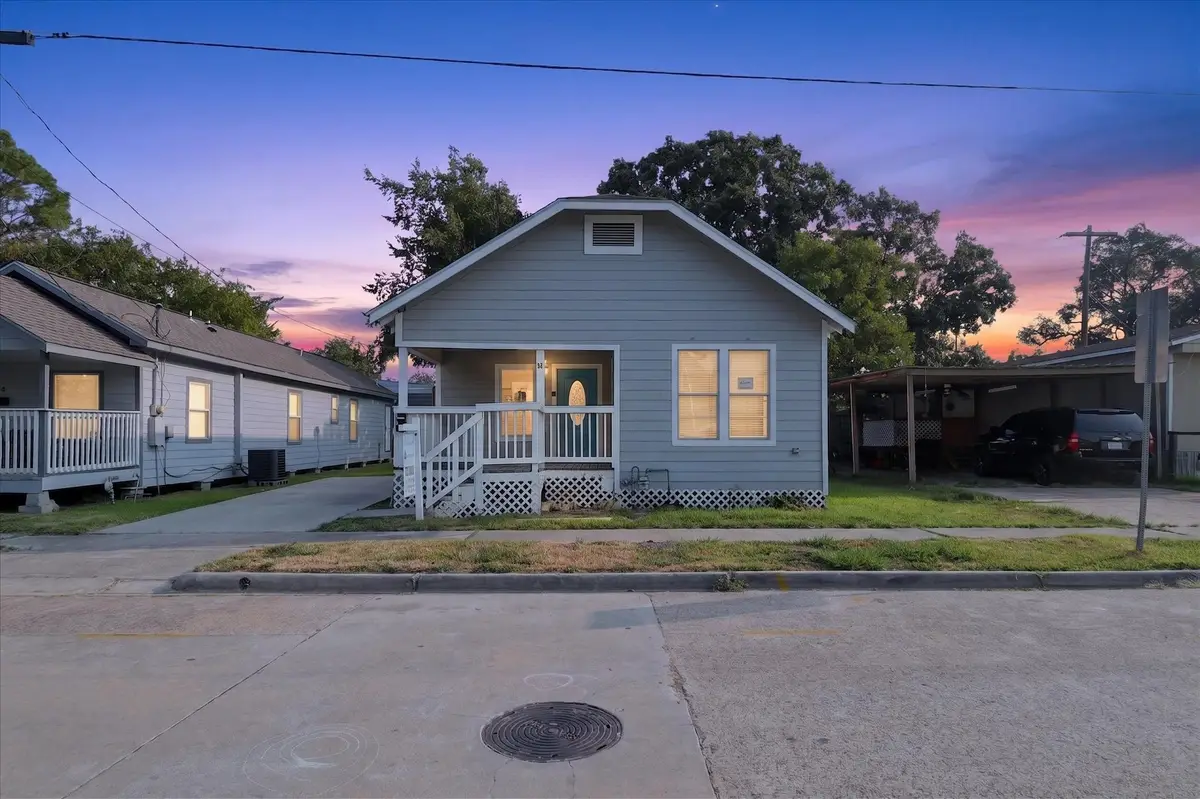 320 E Murrill Street, Baytown, TX 77520 - #1