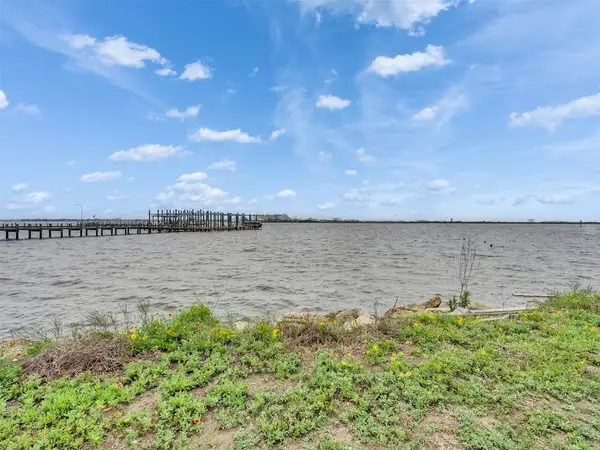 8415 Teichman Road, Galveston, TX 77554