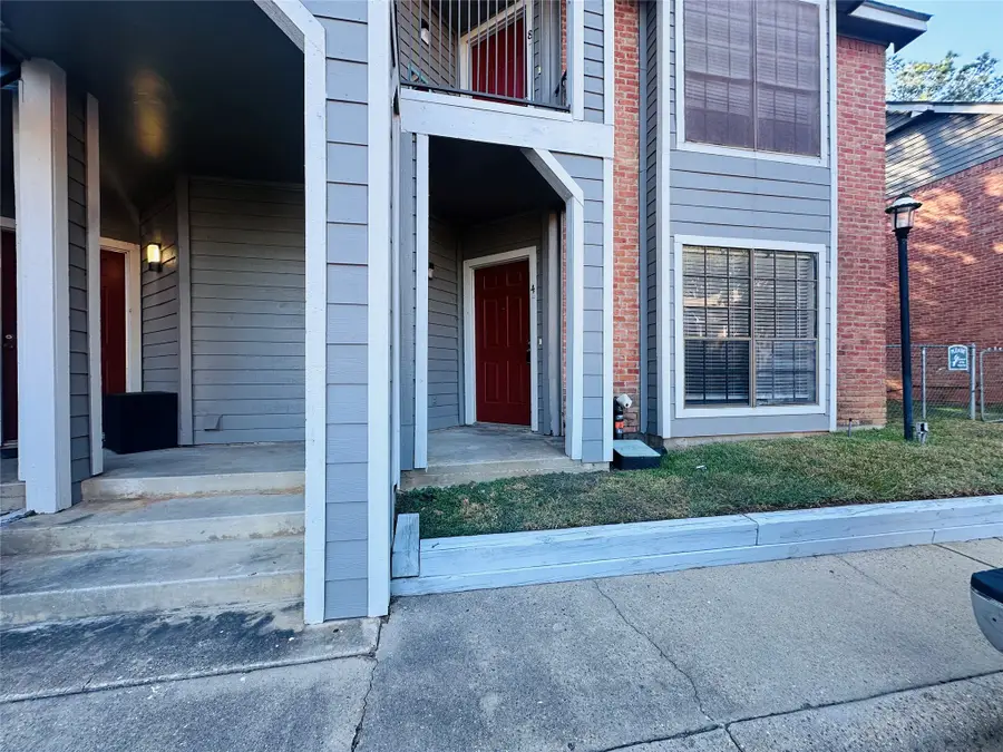 2402 Sycamore Avenue #D4, Huntsville, TX 77340 - Image #3