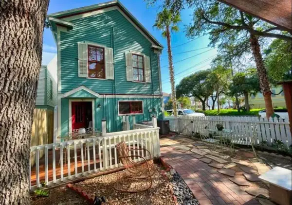 2328 Avenue M, Galveston, TX 77550