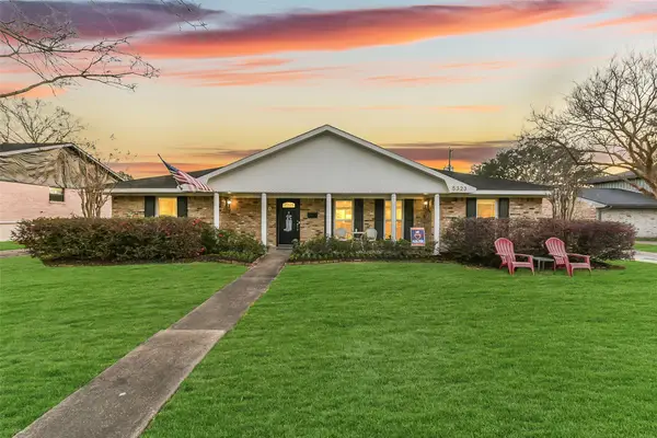 5323 Rutherglenn Drive, Houston, TX 77096