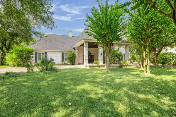 6 Greenbay Circle, Houston, TX 77024