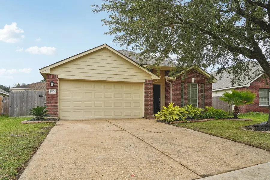 6715 Lilacbrook Court, Spring, TX 77379 - Image #2