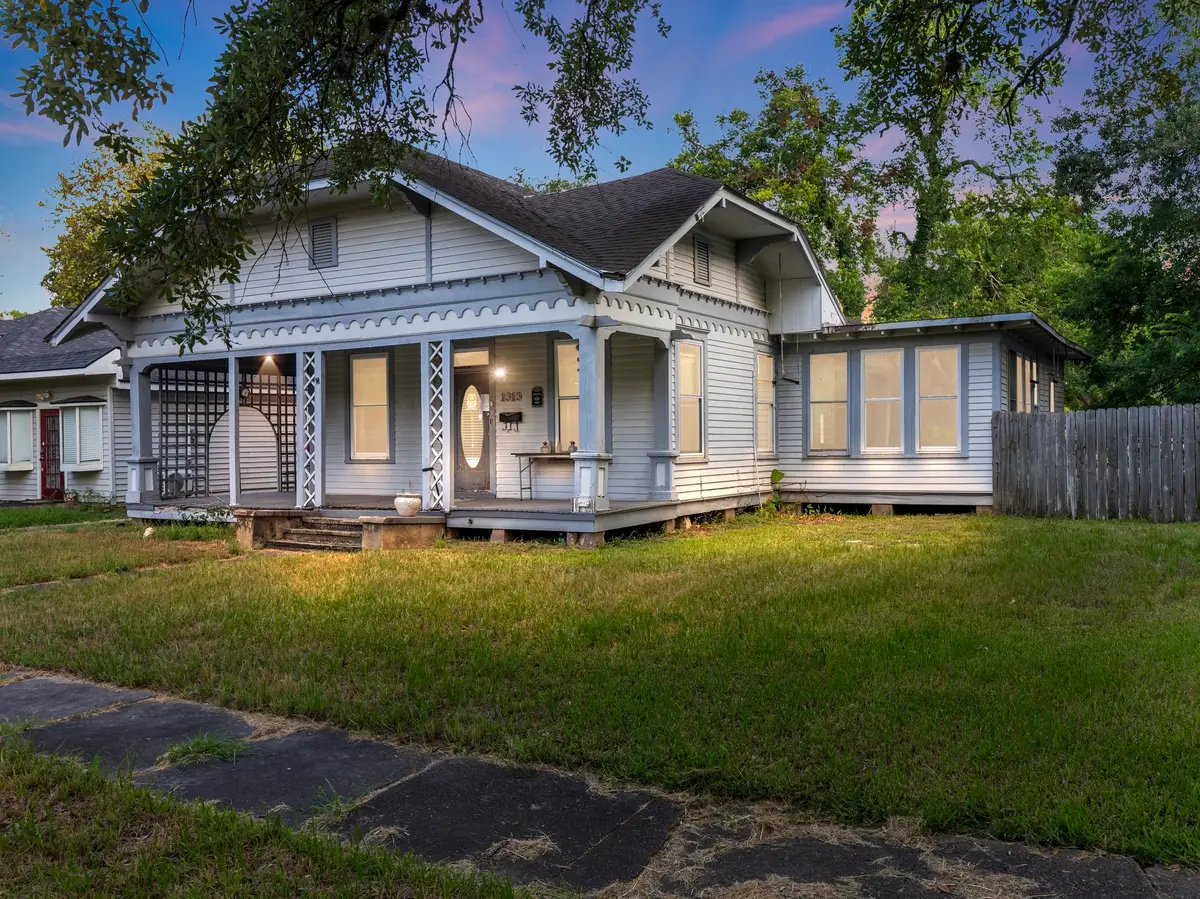 1313 6th Street, Bay City, TX 77414 - #1
