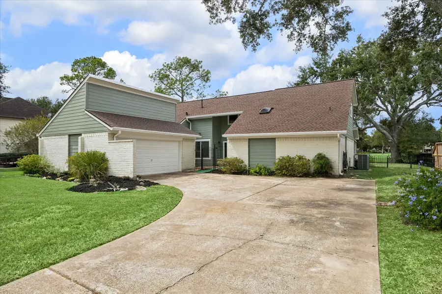 2218 Green Tee Drive Drive, Pearland, TX 77581 - #2