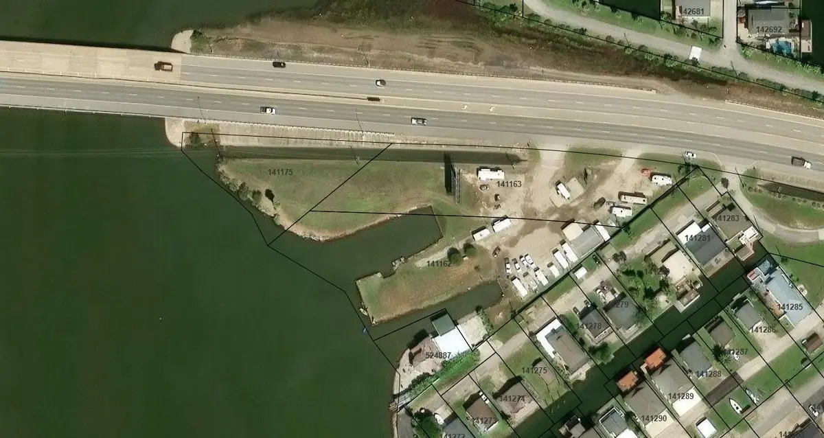 3401 Highway 6, Hitchcock, TX 77563 - #1