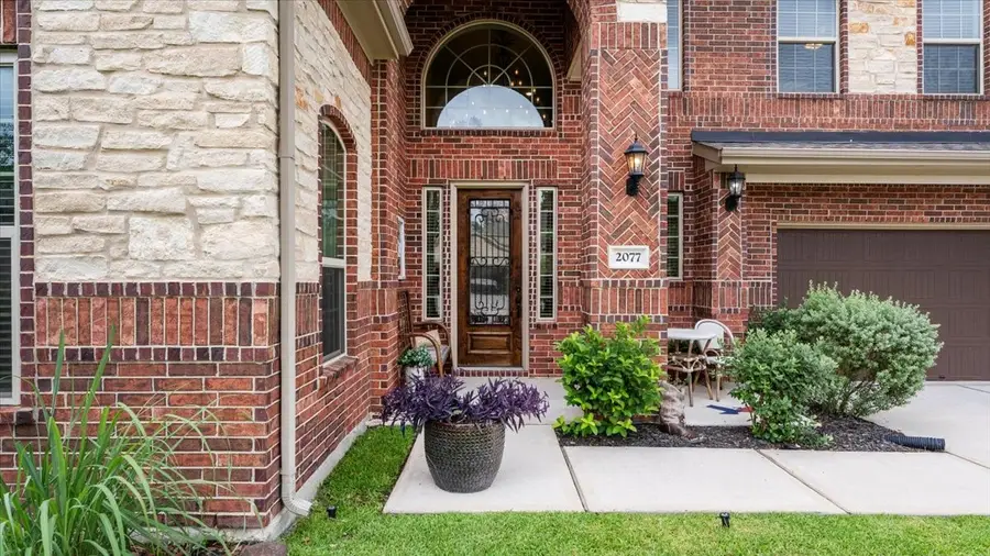 2077 Brookmont Drive, Conroe, TX 77301 - Image #2