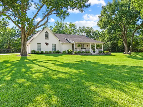 540 Hickory Creek Road, Bellville, TX 77418