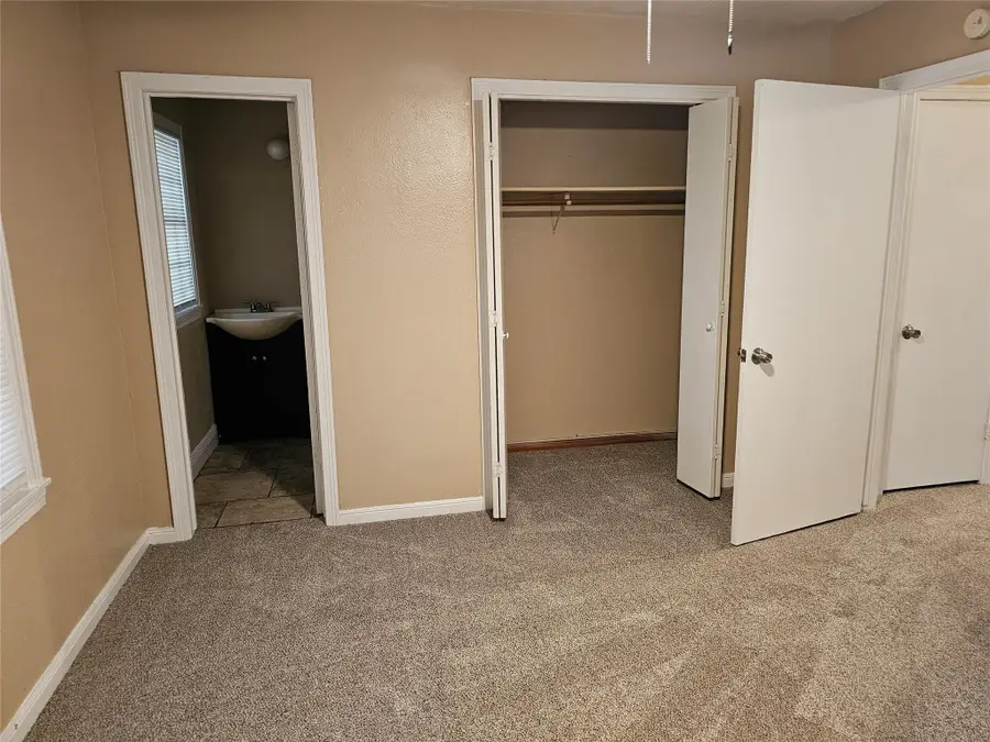 18 S Pin Oak Drive, Texas City, TX 77591 - Image #3