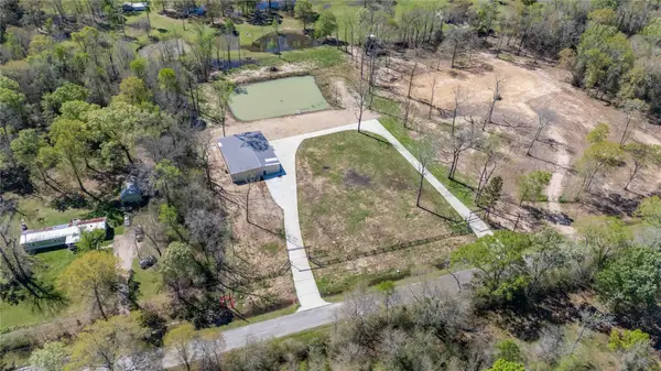 168 County Road 470, Dayton, TX 77535