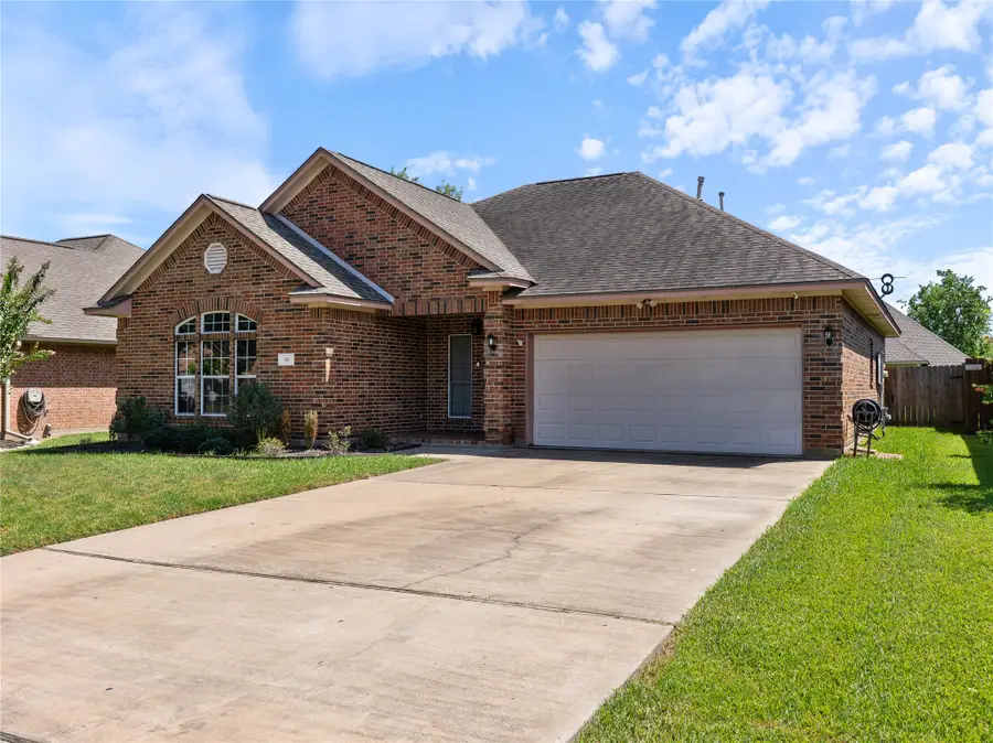 54 Tangerine Court, Lake Jackson, TX 77566 - #2