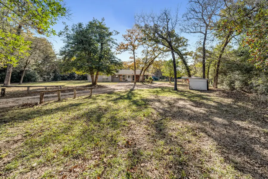 6 W Trail Lane, Hilltop Lakes, TX 77871 - #3